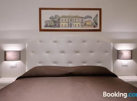 Lory House 4*